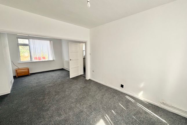 20, Hylion Road, Leicester photo 3