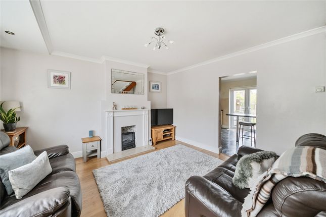23, Warwick Avenue, Surrey photo 2