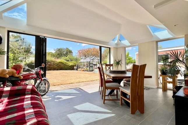 4, Parkway, Ruishton - NO onward chain! photo 3