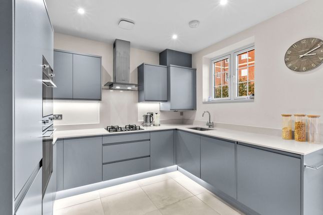5 Frost Road, Beaconsfield photo 2
