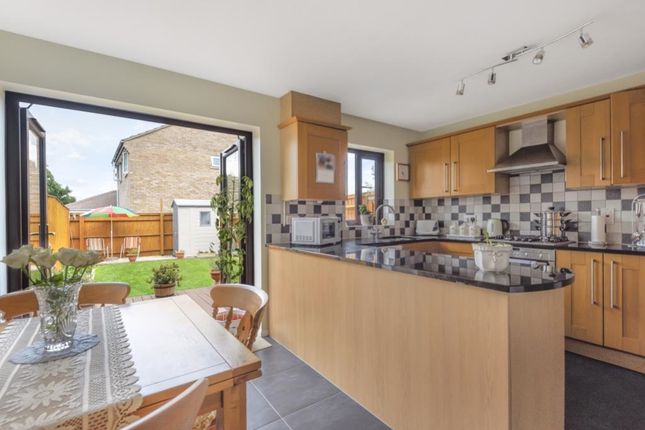 96, Burford Road, Carterton photo 3