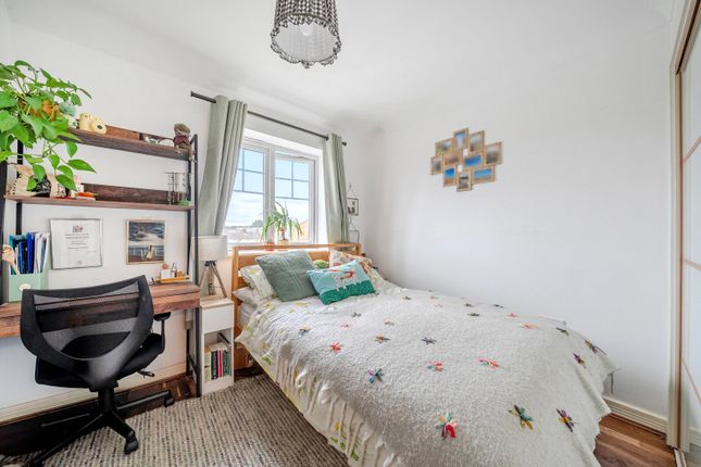 Flat 13,, Maybury Mews, Woking photo 3