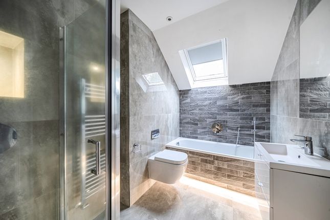 Flat 4, 95, Malvern Road, London photo 4