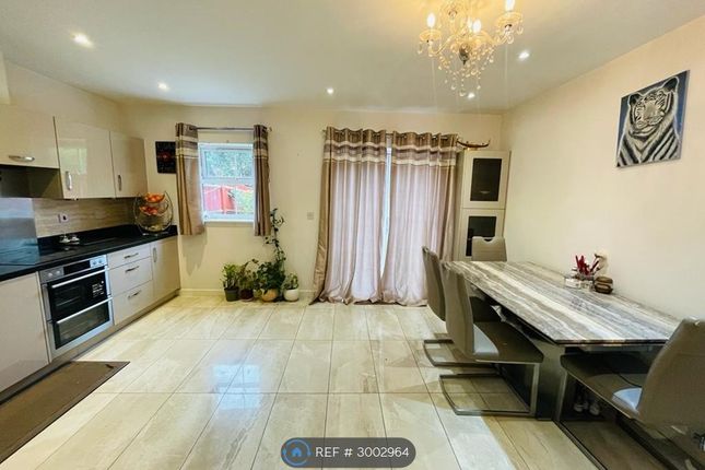 Foxglove Close, West Drayton photo 5