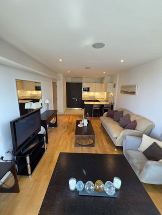 30 Ensign House, Juniper Drive, Battersea Reach, Wandsworth, London photo 4