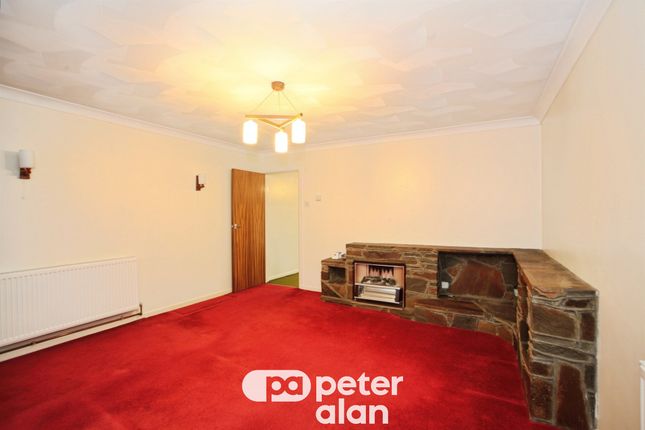21, Rhos Llan, Cardiff photo 5