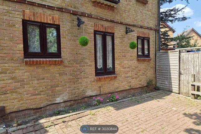 Bowyer Close, London photo 5