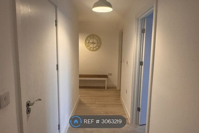 Flat, Hobbs Way, Gloucester photo 3