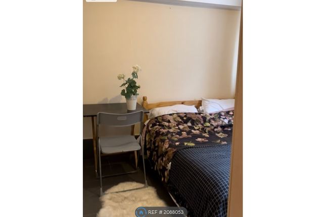 Thumbnail Room to rent in Russet Crescent, Islington