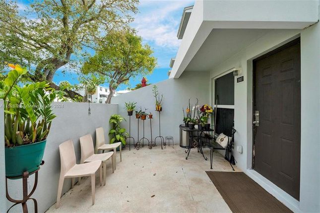 Town house for sale in 1917 Nw 5th Pl # 368, Miami, Florida, 33136, United States Of America