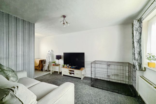 20, Newport, Barton-Upon-Humber photo 2