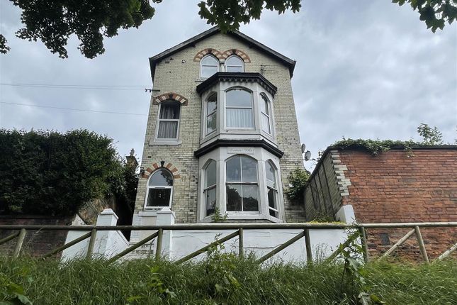 Thumbnail Flat for sale in St. James Road, Scarborough