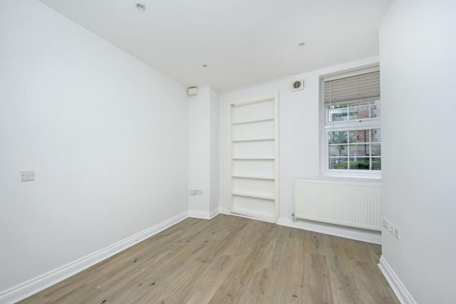 Flat 10, 79, Church Road, London photo 4