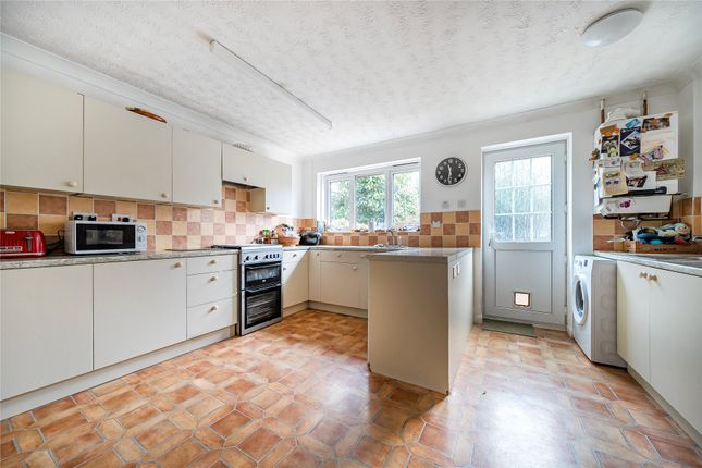 5, Maple Close, Newton Abbot photo 3