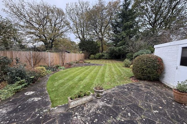 23, Oakmere Lane, Potters Bar photo 3
