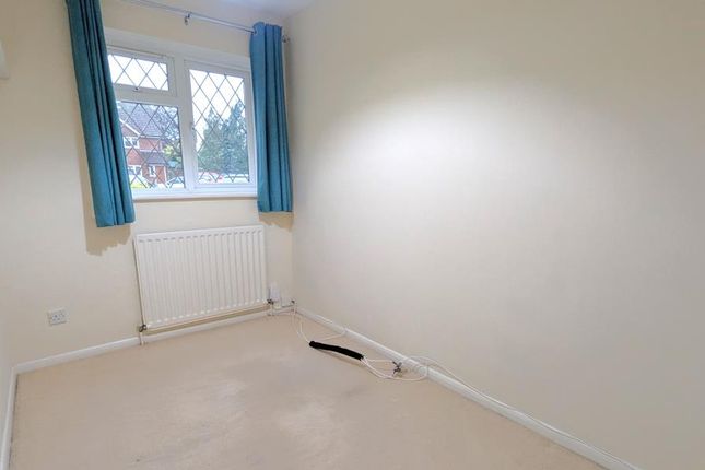 Meadowbank Road, Lightwater photo 5