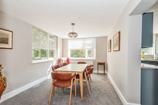 Flat for sale in Avenue Road, Epsom