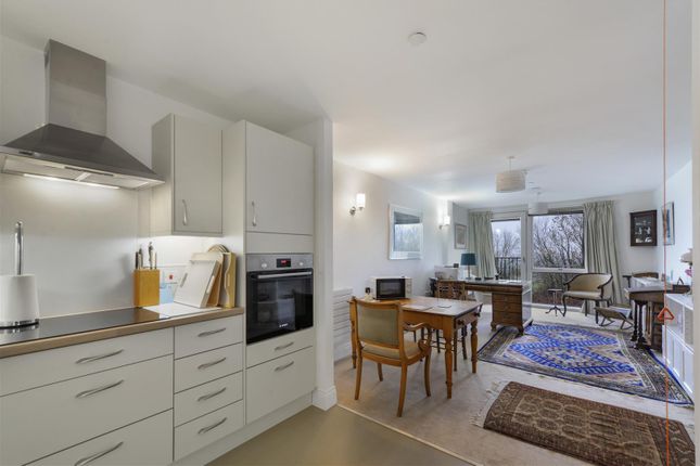 Flat for sale in Meadow View Court, The Orpines, Wateringbury