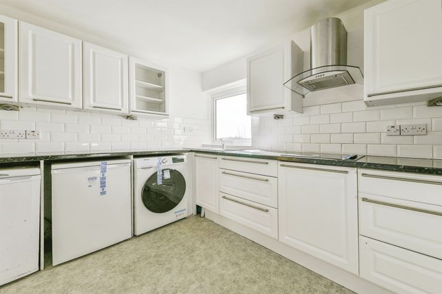 Flat for sale in Cozens Road, Ware