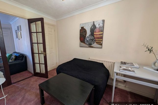 72 Cowley Close, Southampton photo 5