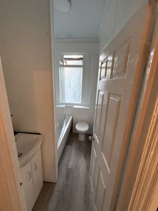 125, Fanshawe Avenue, BARKING photo 4