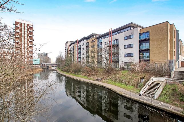 Thumbnail Flat for sale in Tequila Wharf, Commercial Road, Limehouse