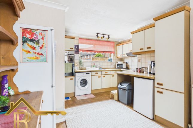 4, Moultrie Way, Upminster photo 3