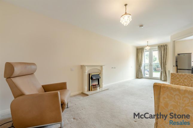 15 Michael Court, 43 Oakfield, Sale photo 3