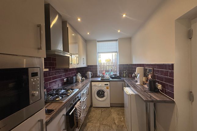 62, Rotherham photo 3