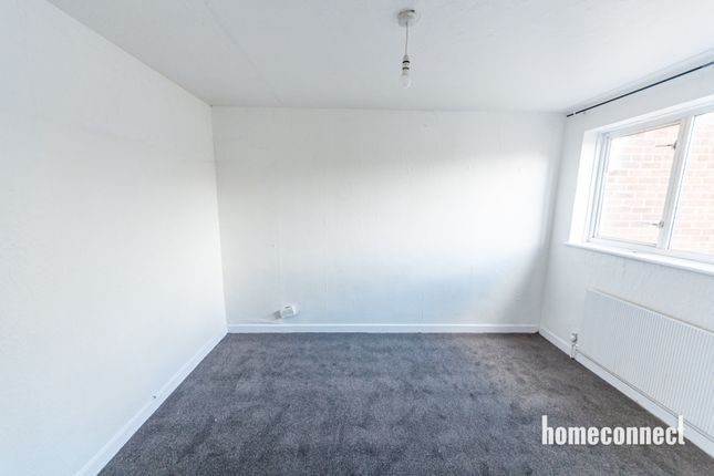 Thumbnail Town house to rent in Charlotte Gardens, Romford