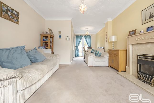 32, Mountbatten Close, Stretton photo 4