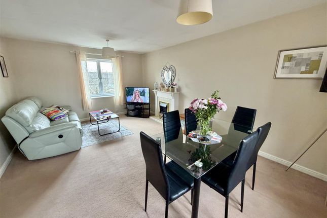 10, Julius Close, Emersons Green photo 3