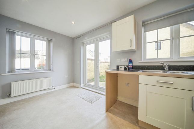 9, Siskin Street, Stowmarket photo 3