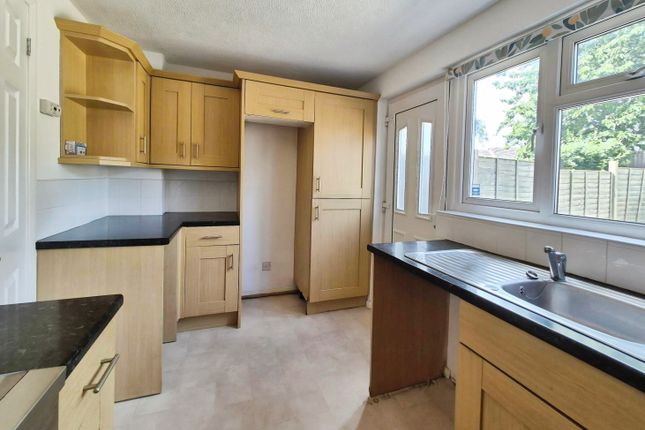 41, Gainsborough Way, Somerset photo 3