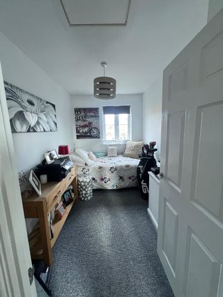 10, Hedge Lane, Witham St Hughs photo 5