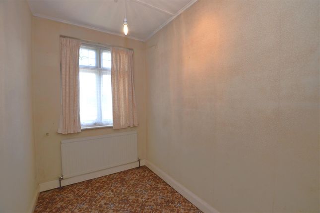 33, Lyndhurst Avenue, Whitton photo 4