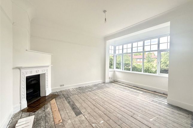Flat 2, 53, Ellesmere Road, London photo 2