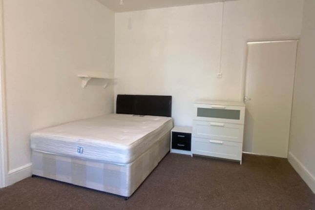 Ground Floor Flat, Kings Road, Reading photo 2
