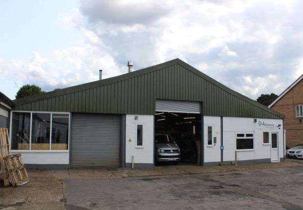 Thumbnail Industrial to let in Crawley Road, Horsham