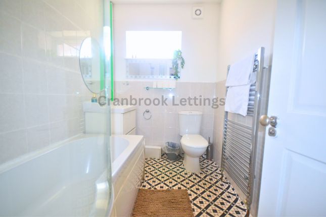37, Pershore Close, Ilford photo 5