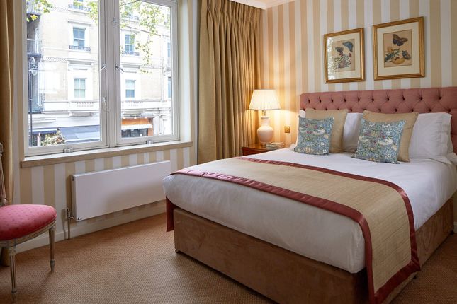 Town house to rent in Palace Gate, London