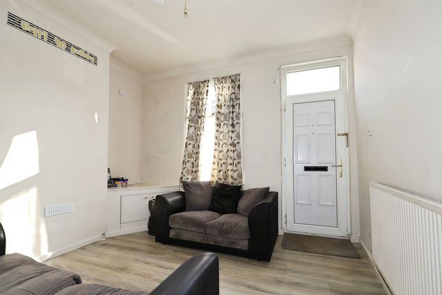 5, Radford Avenue, Kidderminster photo 3
