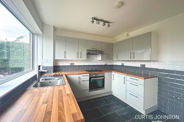 2, Lambourne, Tilbury photo 3