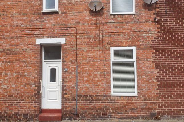 Flat to rent in Crofton Street, South Shields