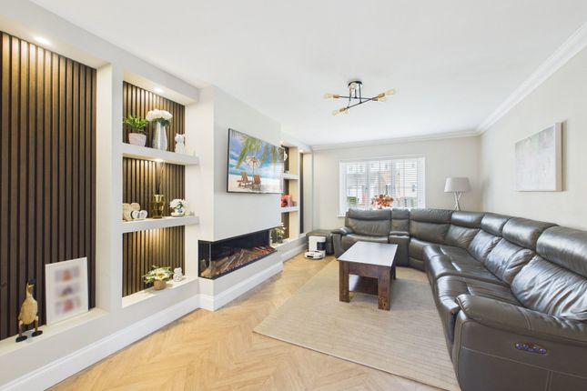17, Spring Way, Halstead photo 3