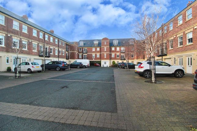 Thumbnail Flat for sale in Kingswood Court, Tynemouth, North Shields