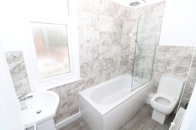 76 Queen Street, Crewe, Cheshire photo 4