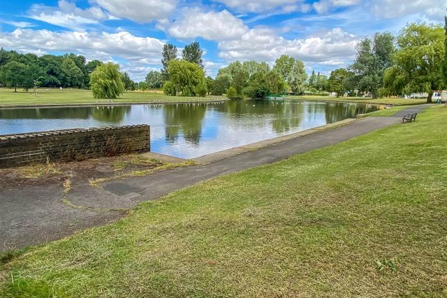 63, Oakfield, Newton Aycliffe photo 4
