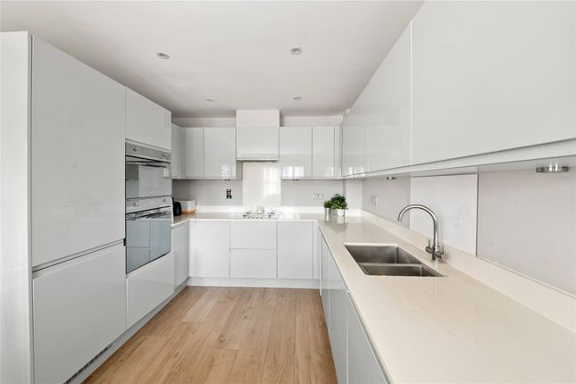 9, Royal Quay, Uxbridge photo 3