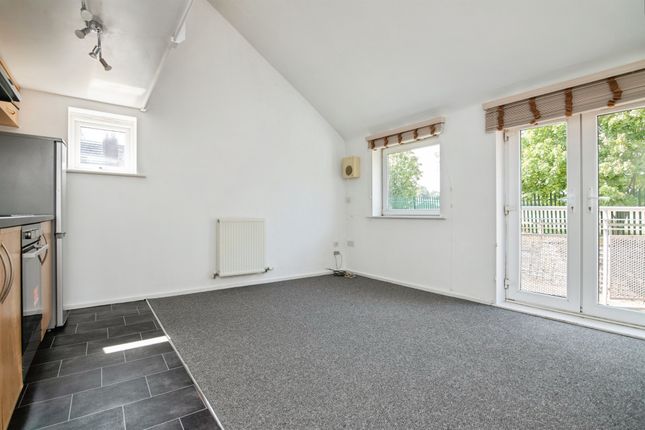 168b, Attingham Drive, Dudley photo 3